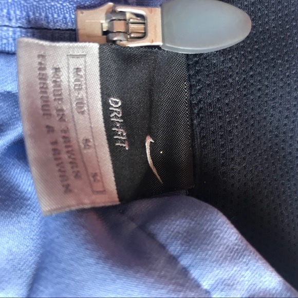 Nike Training Jacket Size Medium - Picture 4 of 4